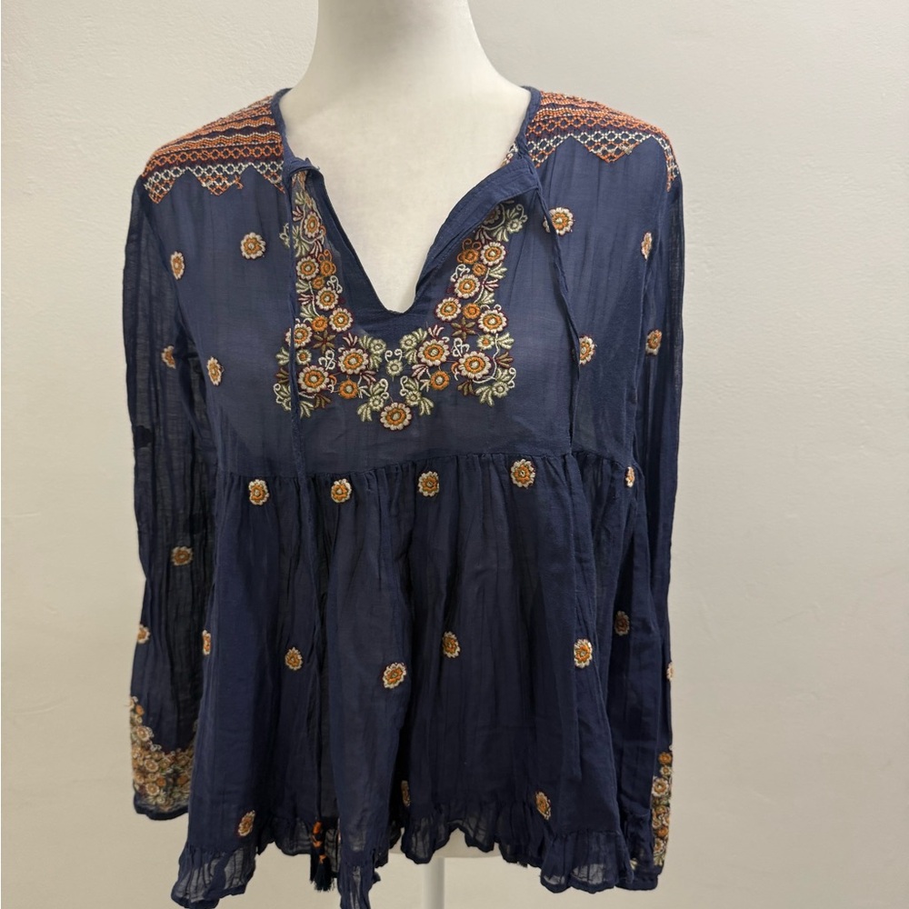 Max Studio Navy and Orange Embroidered Blouse Boho Style V Neck size M EUC